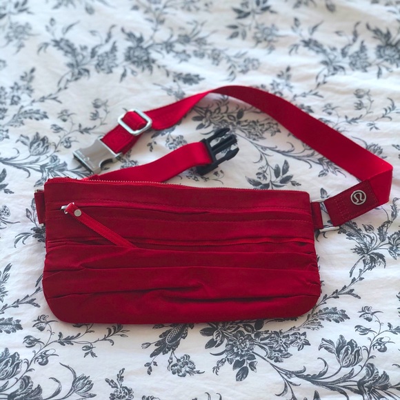 Lululemon Travel Pooch VII - Picture 2 of 9